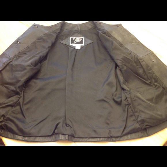 Leather jacket - Picture 7 of 8